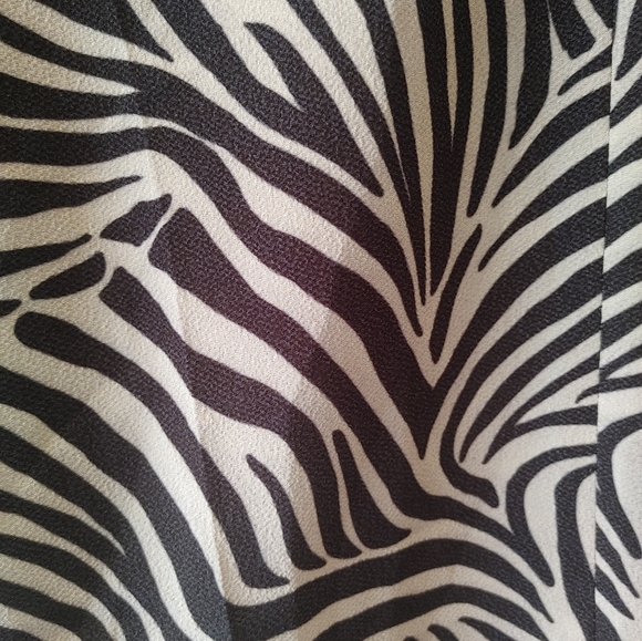 Smythe Zebra Print Crop Pants Size 27 - Picture 8 of 8